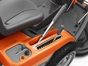 Husqvarna Rider R 214C-Neu – Bild 11