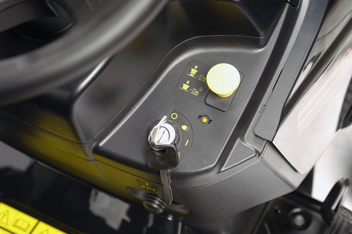 Black Edition® Rasentraktor PRO 155/84 – Winterpaket 110 Plus-Neu – Bild 4