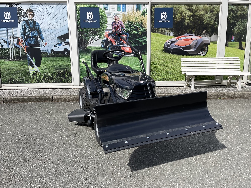 Black Edition Stiga Rasentraktor Pro 155/98 SD mit Winterpaket-Neu