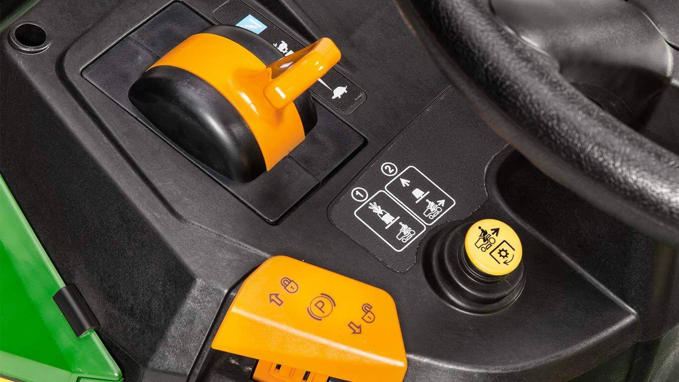 JOHN DEERE Rasentraktor X117R-Neu – Bild 4