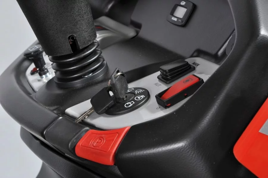 Herkules Rasentraktor HT 110-22 HD + Hochgrasmähdeck-Neu – Bild 4